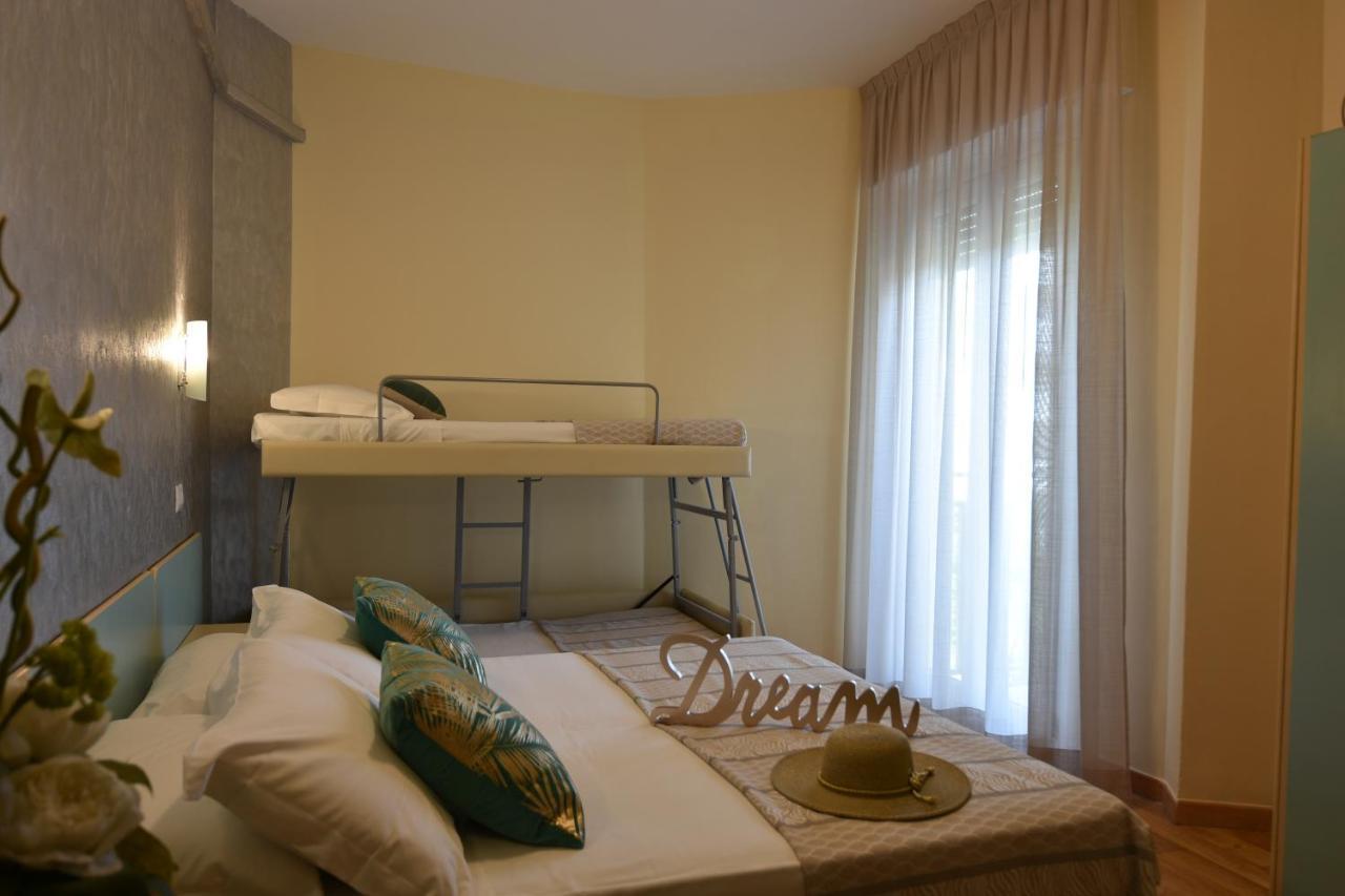 Hotel Jumbo Rimini Exterior photo