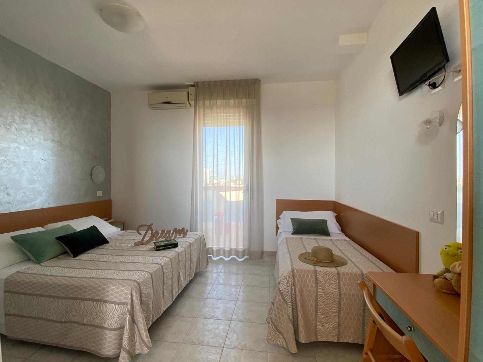 Hotel Jumbo Rimini Exterior photo