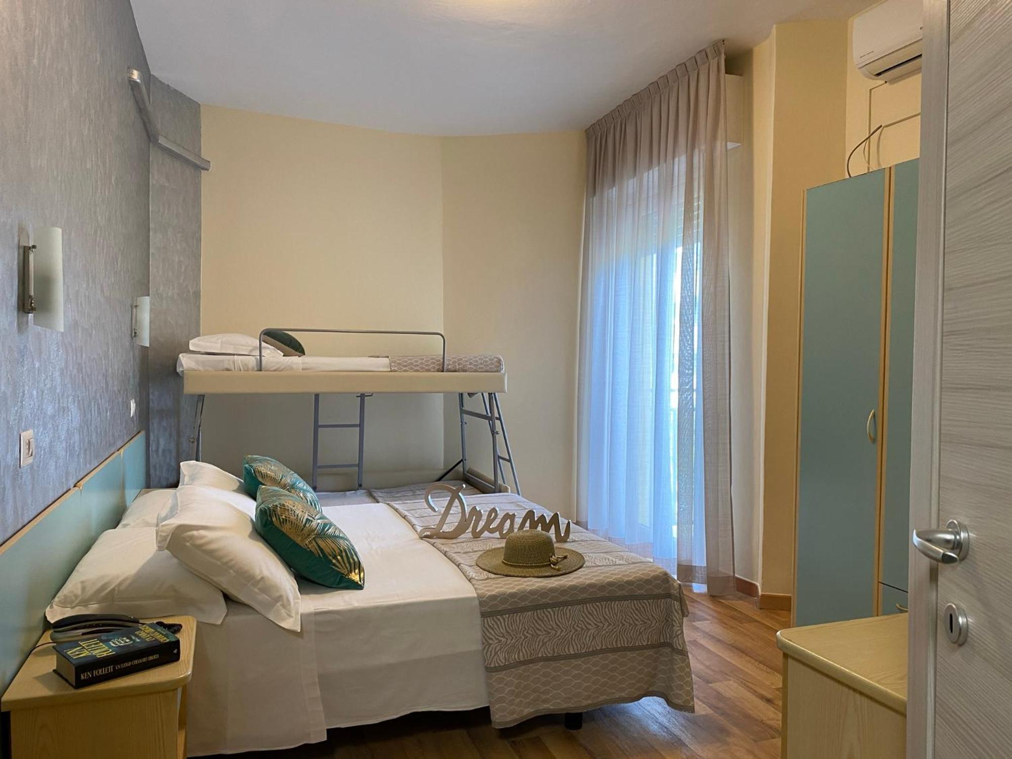 Hotel Jumbo Rimini Exterior photo