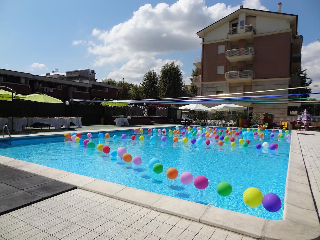 Hotel Jumbo Rimini Exterior photo