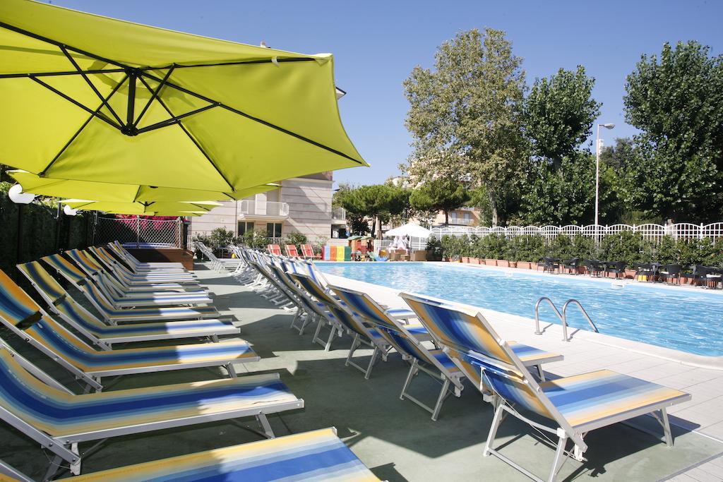 Hotel Jumbo Rimini Exterior photo